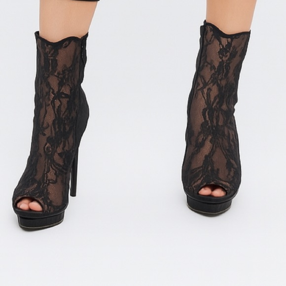 Silvia Tcherassi Black Heeled Lace Boots Elegant Design